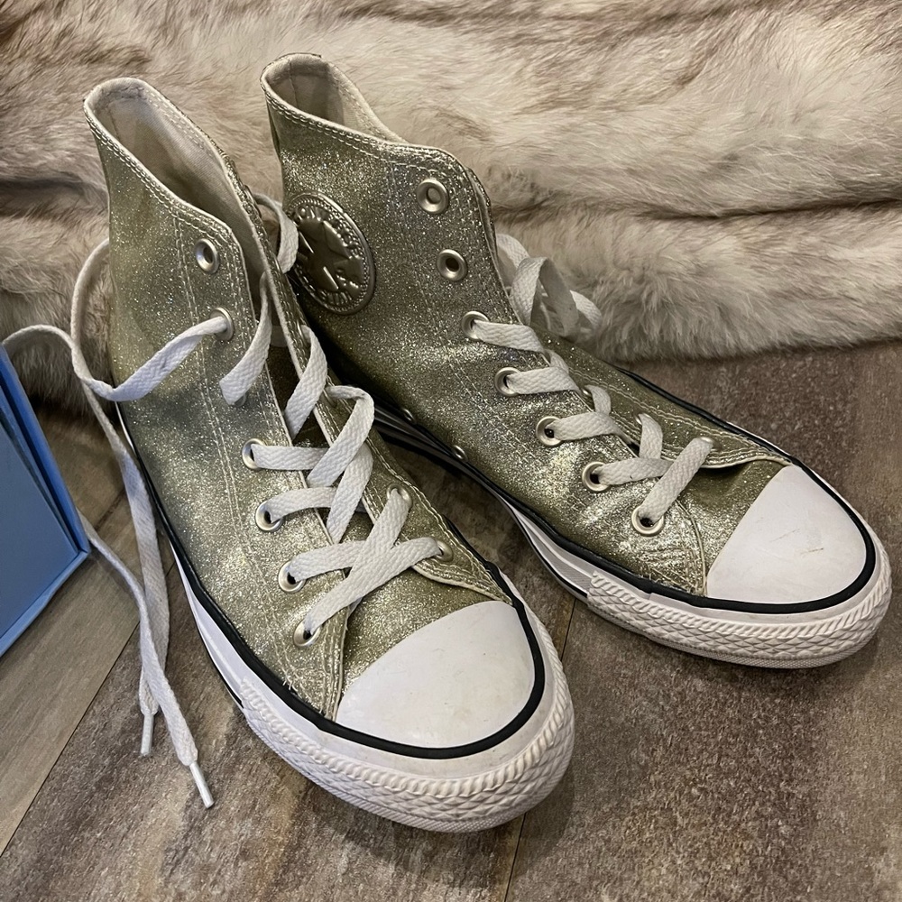 ✰Auric luminesce ☆GOLD CONVERSE☆ Like New!